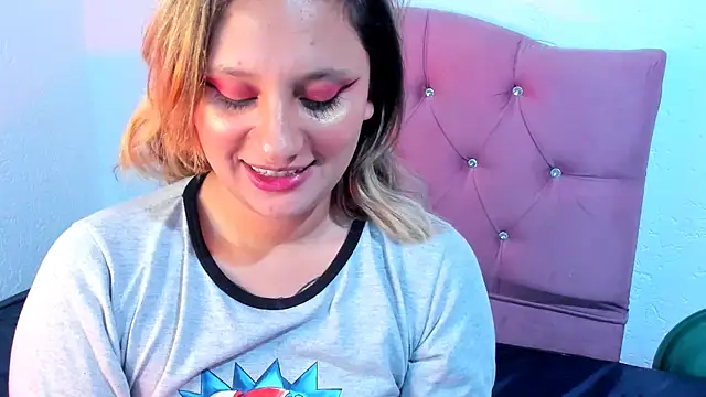 Snapshot of Mila_nixon02 chatting on March 4, 2025, 5:34 pm Mila nixon02 online show from March 4, 2025, 5:34 pm