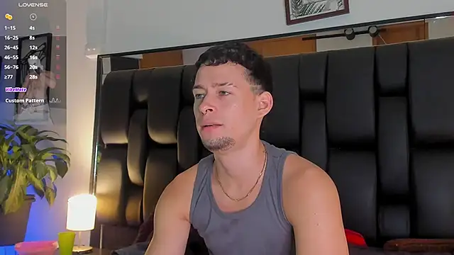 JadeSmiith  online show from January 7, 2026, 10:01 pm