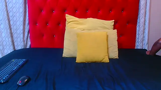 sexychocolatbox10 online show from November 14, 2025, 6:12 am