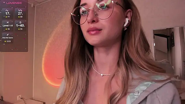 Tiffanyhunt online show from September 30, 2025, 1:27 pm