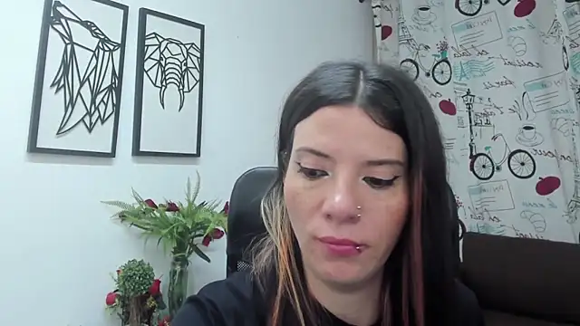 Snapshot of DanaaRey chatting on November 5, 2025, 4:18 pm DanaaRey online show from November 5, 2025, 4:18 pm