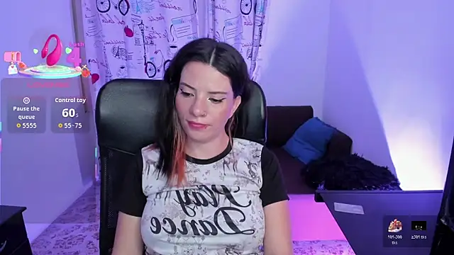 Snapshot of DanaaRey chatting on November 10, 2025, 4:17 pm DanaaRey online show from November 10, 2025, 4:17 pm