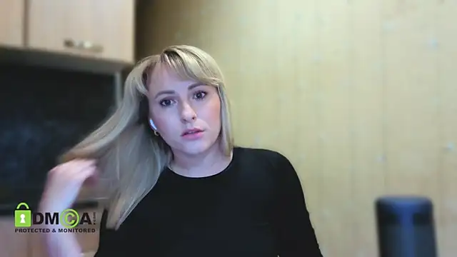 Snapshot of Smoorodinkaa chatting on May 17, 2026, 7:43 pm Smoorodinkaa online show from May 17, 2026, 7:43 pm