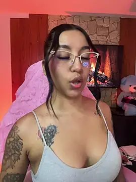 Snapshot of Tamara_Roberts1 chatting on April 30, 2026, 1:56 am Tamara Roberts1 online show from April 30, 2026, 1:56 am