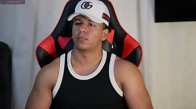 Snapshot of May_Dylan1 chatting on January 2, 2025, 8:39 am May Dylan1 online show from January 2, 2025, 8:39 am