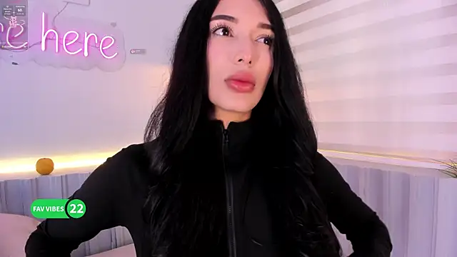 stephanymonroe online show from October 1, 2025, 4:35 pm