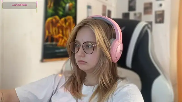 Snapshot of JacyWinslat chatting on September 21, 2025, 12:07 pm JacyWinslat online show from September 21, 2025, 12:07 pm