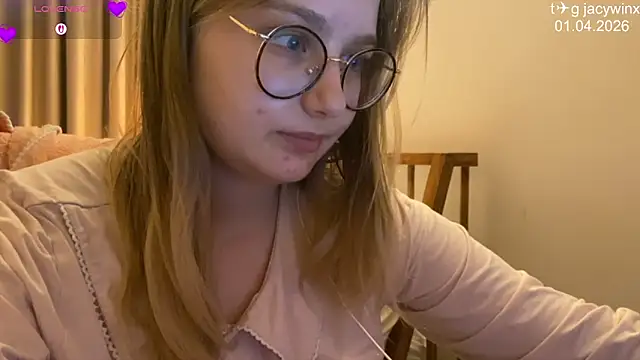 JacyWinslat online show from April 1, 2026, 2:14 pm