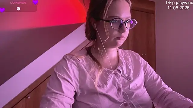 JacyWinslat online show from May 11, 2026, 2:01 pm