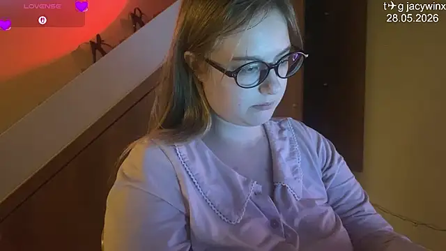 JacyWinslat online show from May 28, 2026, 9:01 pm