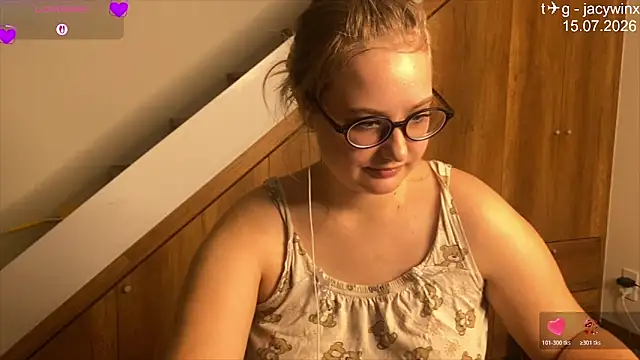 JacyWinslat online show from July 15, 2026, 8:47 pm
