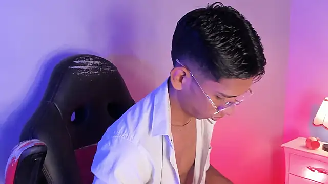 Nick Collins18 online show from October 6, 2025, 9:45 pm