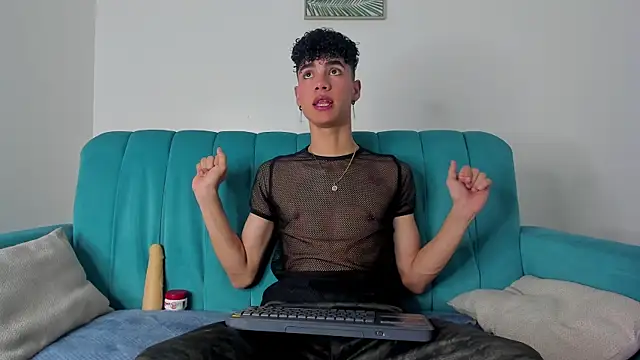 Snapshot of NeoRaptis chatting on January 14, 2025, 7:53 pm NeoRaptis online show from January 14, 2025, 7:53 pm