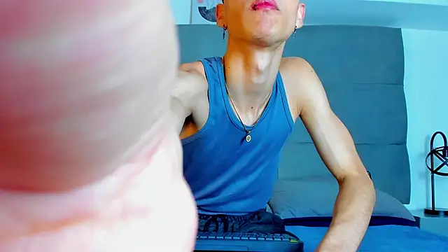 Snapshot of NeoRaptis chatting on March 11, 2025, 8:53 pm NeoRaptis online show from March 11, 2025, 8:53 pm