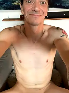 Snapshot of Sunking13cm chatting on October 14, 2025, 12:06 pm Sunking13cm online show from October 14, 2025, 12:06 pm