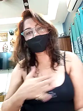 Snapshot of Cute-mona chatting on November 6, 2025, 10:38 am Cute-mona online show from November 6, 2025, 10:38 am