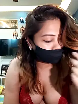 Cute-mona online show from February 2, 2026, 7:01 pm