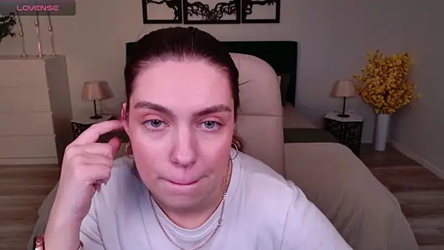 DaniellaLovely online show from November 14, 2025, 11:09 am