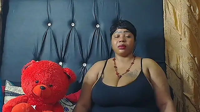 HUMONGUOUSTITSS online show from September 18, 2025, 3:52 am