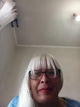 Rousmk1 online show from December 11, 2024, 8:39 pm