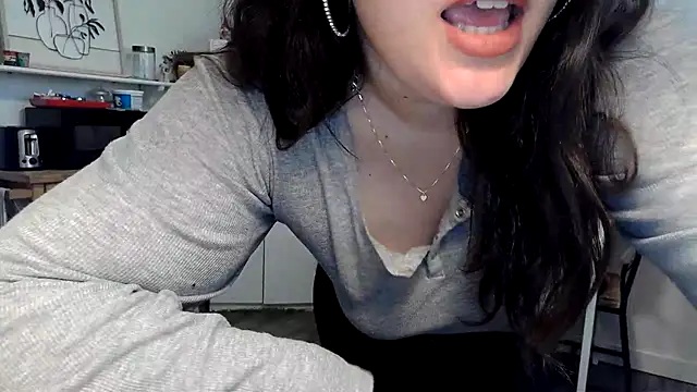 Kittyymaze1 online show from February 4, 2026, 1:06 pm