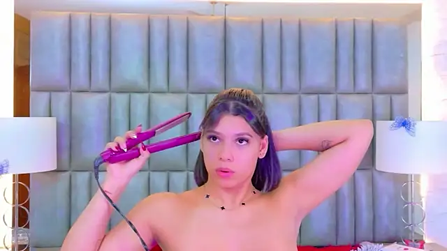 TiaraRosse online show from March 5, 2026, 12:01 pm