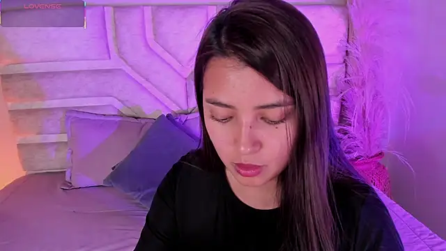 Rebeca Williams  online show from November 11, 2025, 11:38 pm