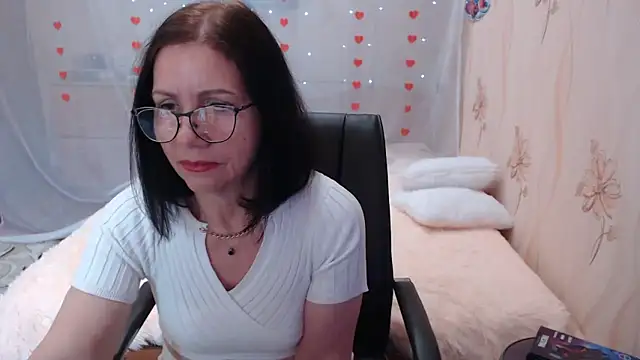 Snapshot of OlgaHottie chatting on March 4, 2025, 11:43 pm OlgaHottie online show from March 4, 2025, 11:43 pm