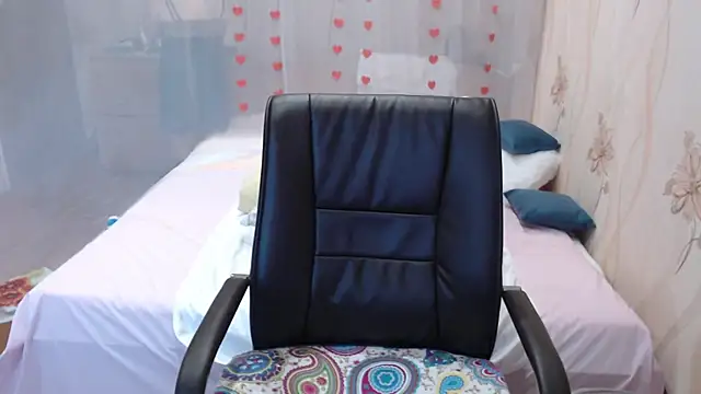 Snapshot of OlgaHottie chatting on October 20, 2025, 11:27 pm OlgaHottie online show from October 20, 2025, 11:27 pm