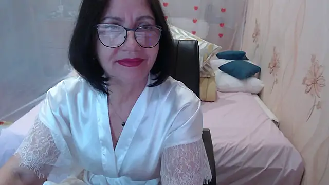 Snapshot of OlgaHottie chatting on October 23, 2025, 11:35 pm OlgaHottie online show from October 23, 2025, 11:35 pm