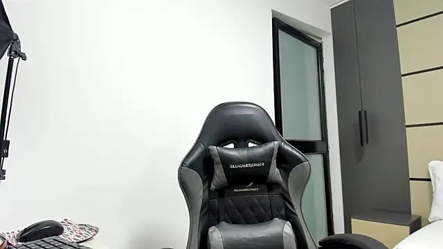 alma fenix online show from February 24, 2026, 12:47 pm