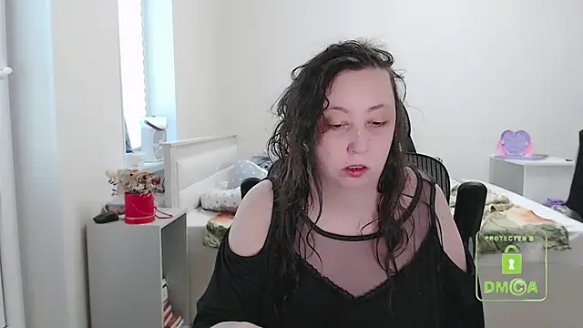 cute and hot online show from September 25, 2025, 10:08 am