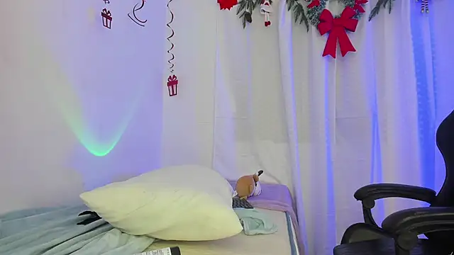 Lia Petite1 online show from January 9, 2025, 2:01 am