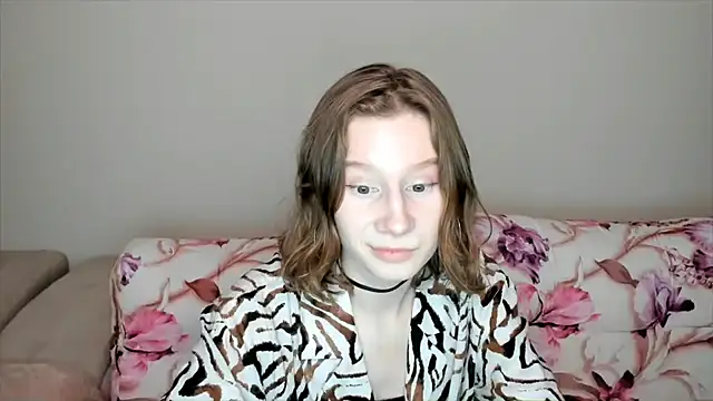 Snapshot of EnigmaSee chatting on December 4, 2024, 1:58 am EnigmaSee online show from December 4, 2024, 1:58 am