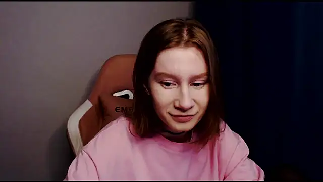 Snapshot of EnigmaSee chatting on December 9, 2024, 2:24 am EnigmaSee online show from December 9, 2024, 2:24 am