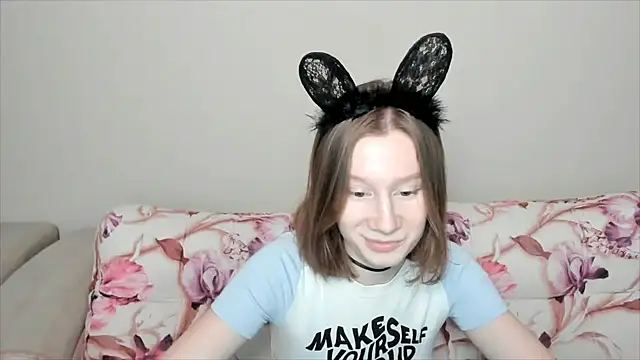 Snapshot of EnigmaSee chatting on December 12, 2024, 2:04 am EnigmaSee online show from December 12, 2024, 2:04 am