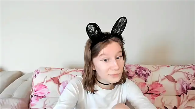 Snapshot of EnigmaSee chatting on December 16, 2024, 8:31 am EnigmaSee online show from December 16, 2024, 8:31 am