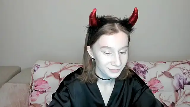 Snapshot of EnigmaSee chatting on December 25, 2024, 11:54 am EnigmaSee online show from December 25, 2024, 11:54 am