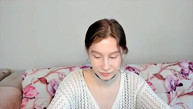 Snapshot of EnigmaSee chatting on January 5, 2025, 8:54 am EnigmaSee online show from January 5, 2025, 8:54 am