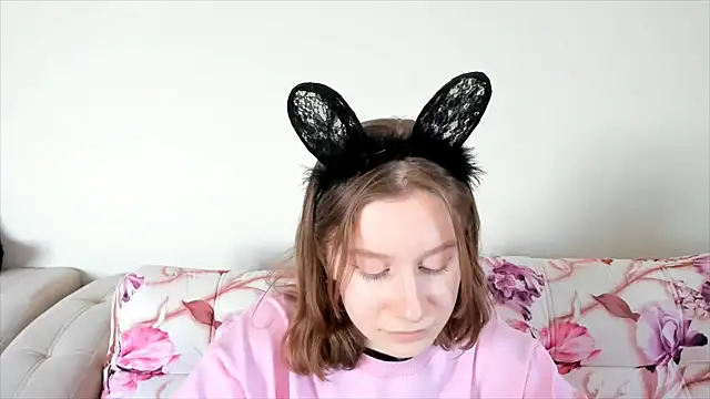 Snapshot of EnigmaSee chatting on January 15, 2025, 4:15 am EnigmaSee online show from January 15, 2025, 4:15 am