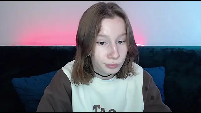 Snapshot of EnigmaSee chatting on January 24, 2025, 8:34 am EnigmaSee online show from January 24, 2025, 8:34 am