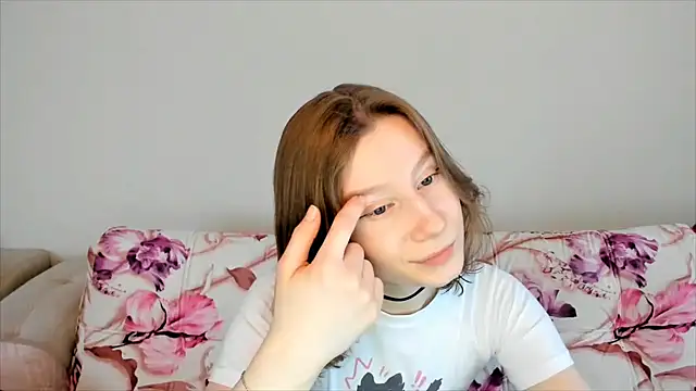 Snapshot of EnigmaSee chatting on February 3, 2025, 2:25 am EnigmaSee online show from February 3, 2025, 2:25 am