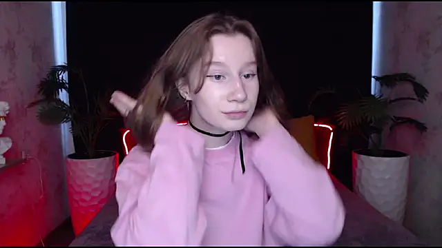 Snapshot of EnigmaSee chatting on February 7, 2025, 8:33 am EnigmaSee online show from February 7, 2025, 8:33 am