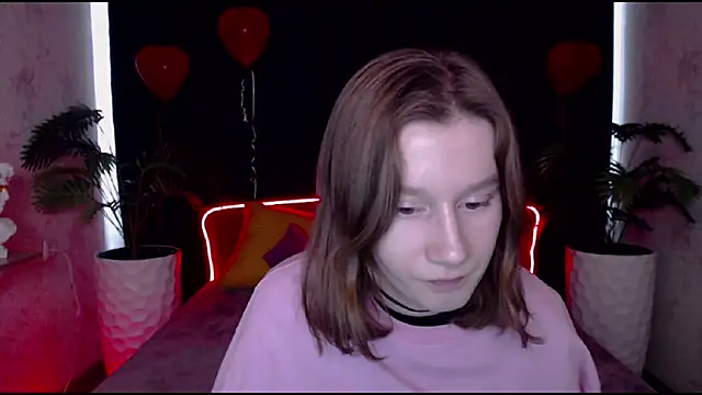 Snapshot of EnigmaSee chatting on March 4, 2025, 7:30 am EnigmaSee online show from March 4, 2025, 7:30 am