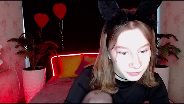 Snapshot of EnigmaSee chatting on March 8, 2025, 1:39 am EnigmaSee online show from March 8, 2025, 1:39 am