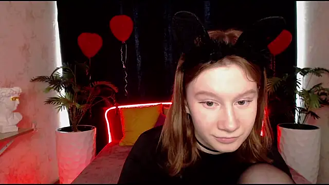 Snapshot of EnigmaSee chatting on March 8, 2025, 4:45 am EnigmaSee online show from March 8, 2025, 4:45 am