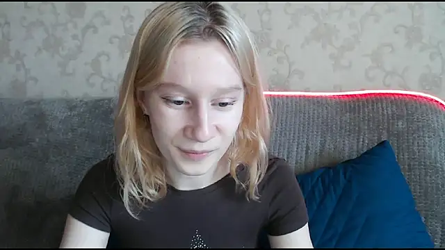 Snapshot of EnigmaSee chatting on September 16, 2025, 8:48 am EnigmaSee online show from September 16, 2025, 8:48 am