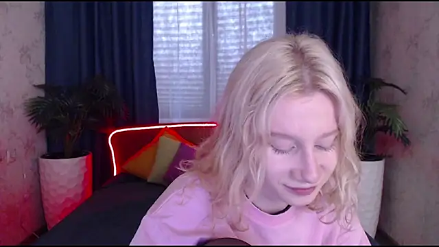 Snapshot of EnigmaSee chatting on October 5, 2025, 1:48 am EnigmaSee online show from October 5, 2025, 1:48 am