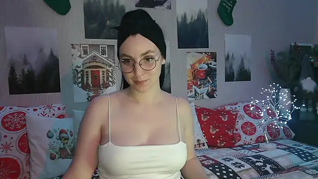 Fluffy Tiffy online show from December 9, 2024, 6:01 am