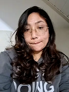 Snapshot of Mia_Ruiz chatting on October 2, 2025, 2:18 am Mia Ruiz online show from October 2, 2025, 2:18 am